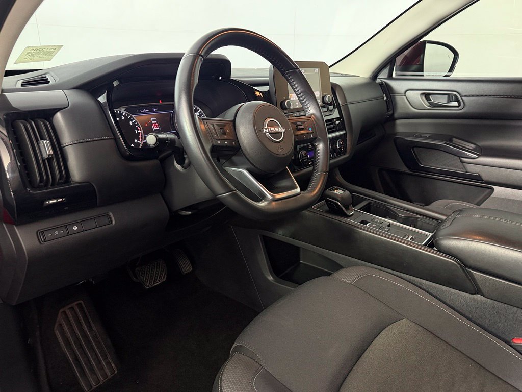 Used 2024 Nissan Pathfinder SV FWD image 13
