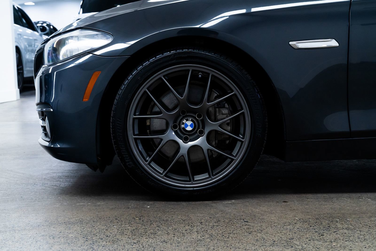 Used 2015 BMW 550i xDrive Sedan image 7