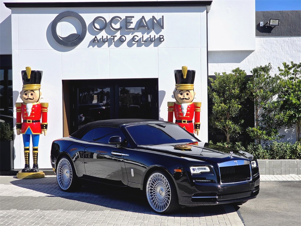Used 2020 Rolls-Royce Dawn image 2