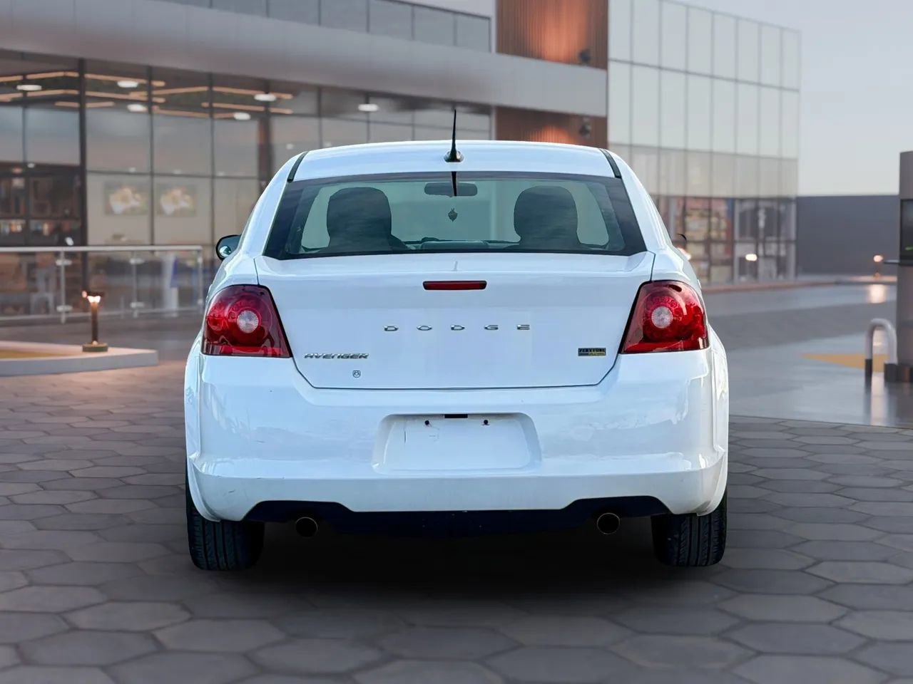 Used 2012 Dodge Avenger SE image 9