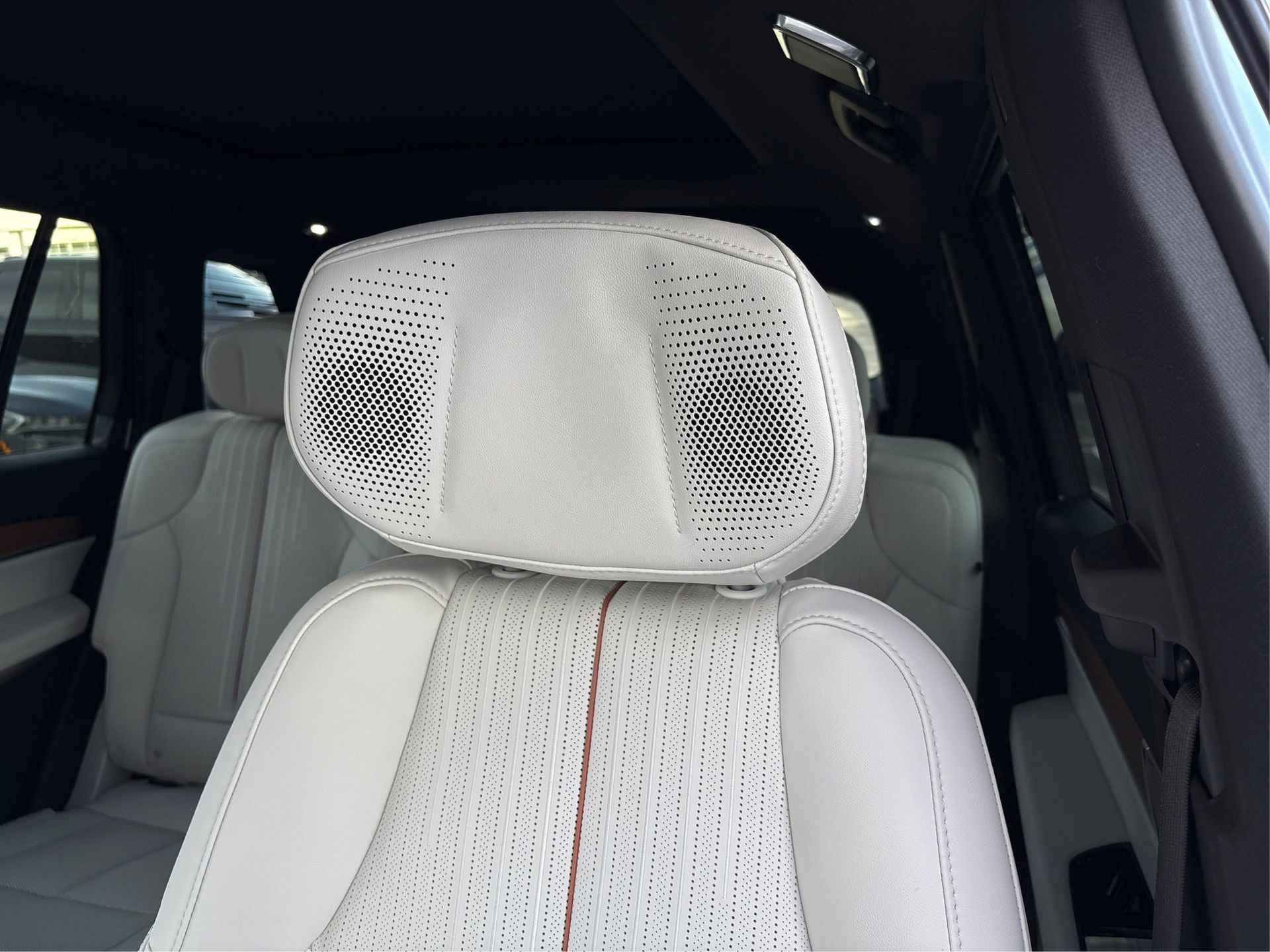 New 2026 Cadillac Vistiq Sport image 31