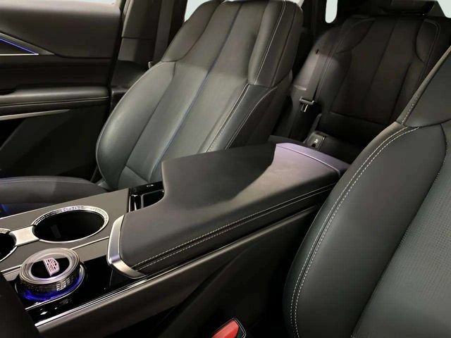 Used 2024 Cadillac Lyriq Luxury RWD image 90