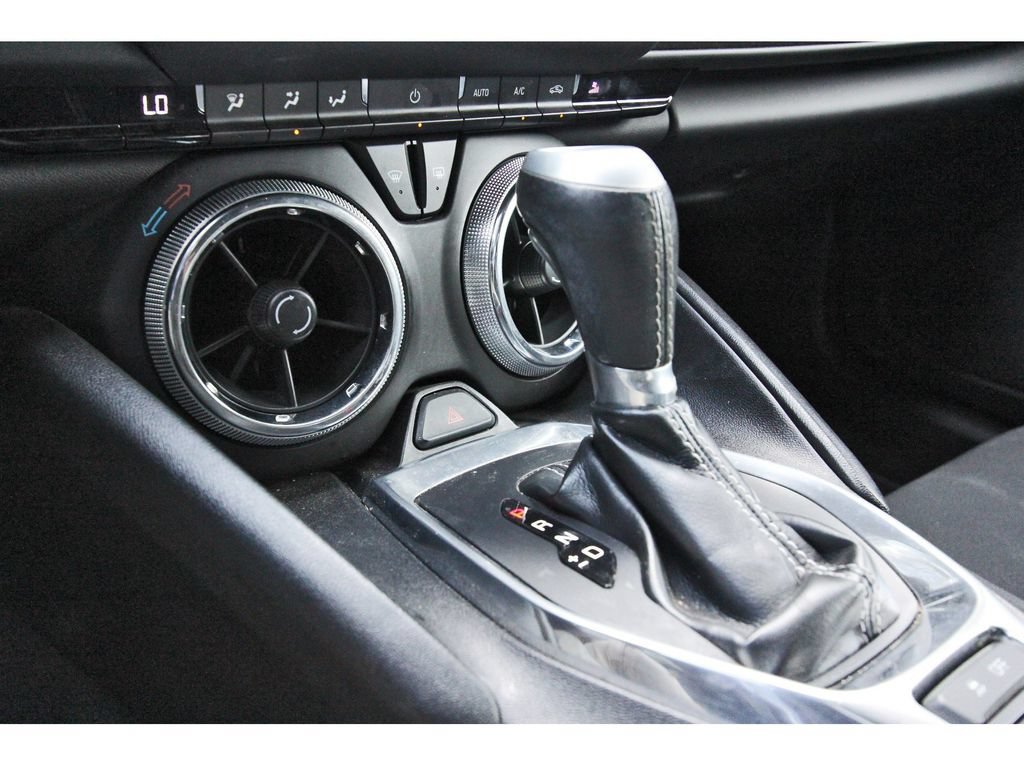 Used 2017 Chevrolet Camaro LT RWD image 26