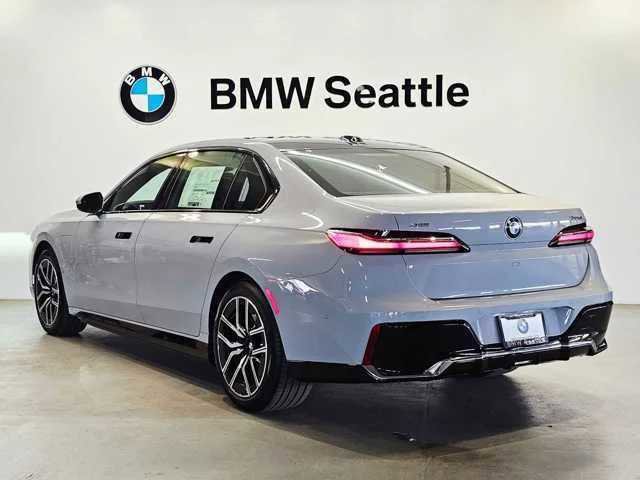 Certified 2025 BMW 750e xDrive w/ Executive Package AWD/4WD image 4