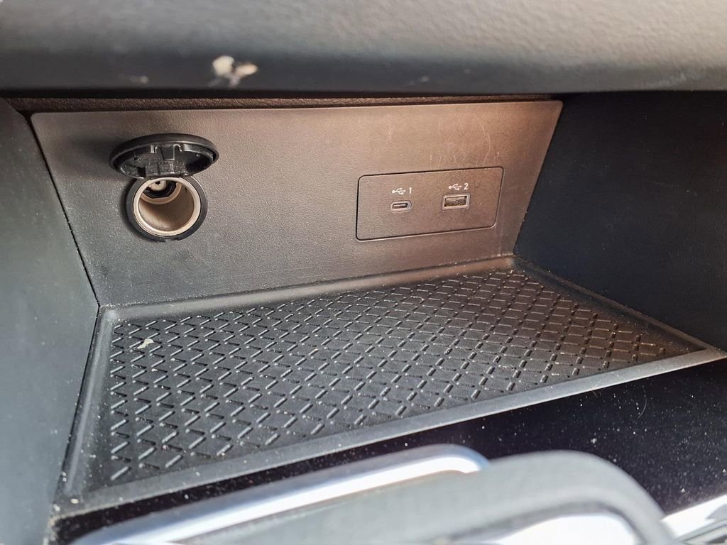Used 2025 Nissan Pathfinder SV image 10