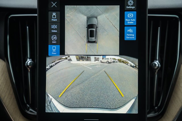 Certified 2026 Volvo XC60 B5 Plus AWD/4WD image 45