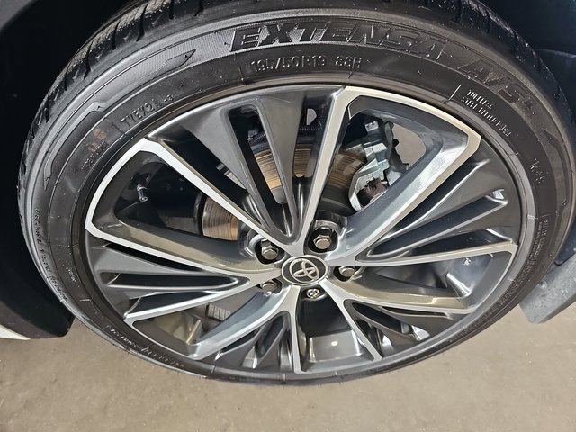 Used 2024 Toyota Prius XLE image 32