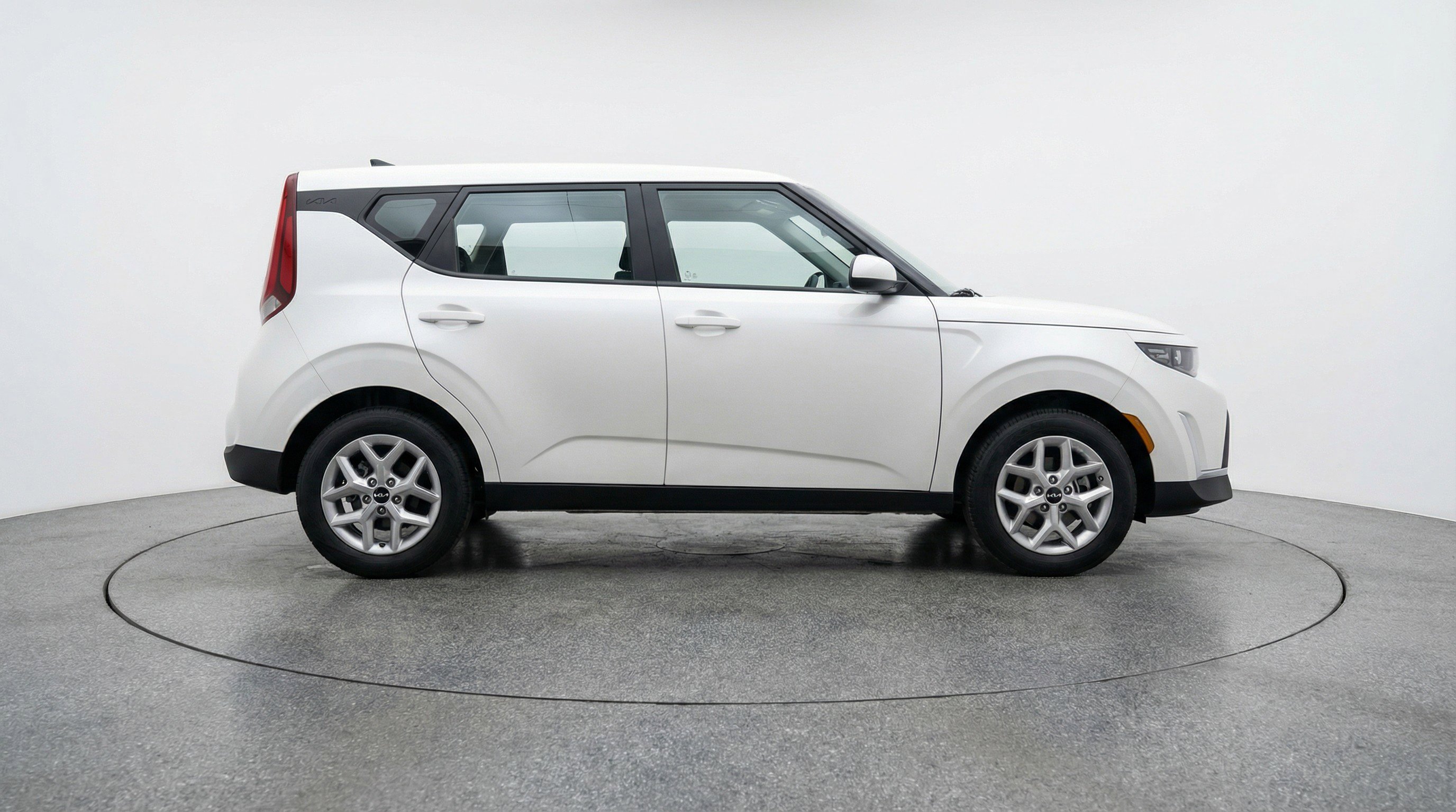 Used 2025 Kia Soul LX w/ LX Technology Package image 11