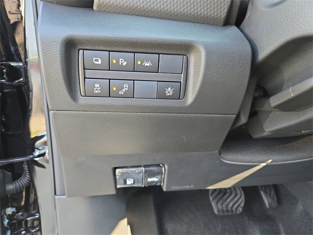 New 2025 Nissan Kicks Play S image 18