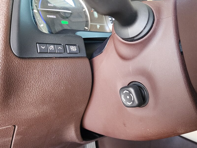 Used 2019 Lexus RX 450h AWD w/ Navigation Package image 34