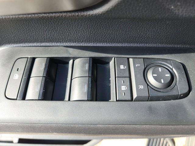 Used 2024 Toyota Tacoma Limited w/ Limited Package (LT) image 18