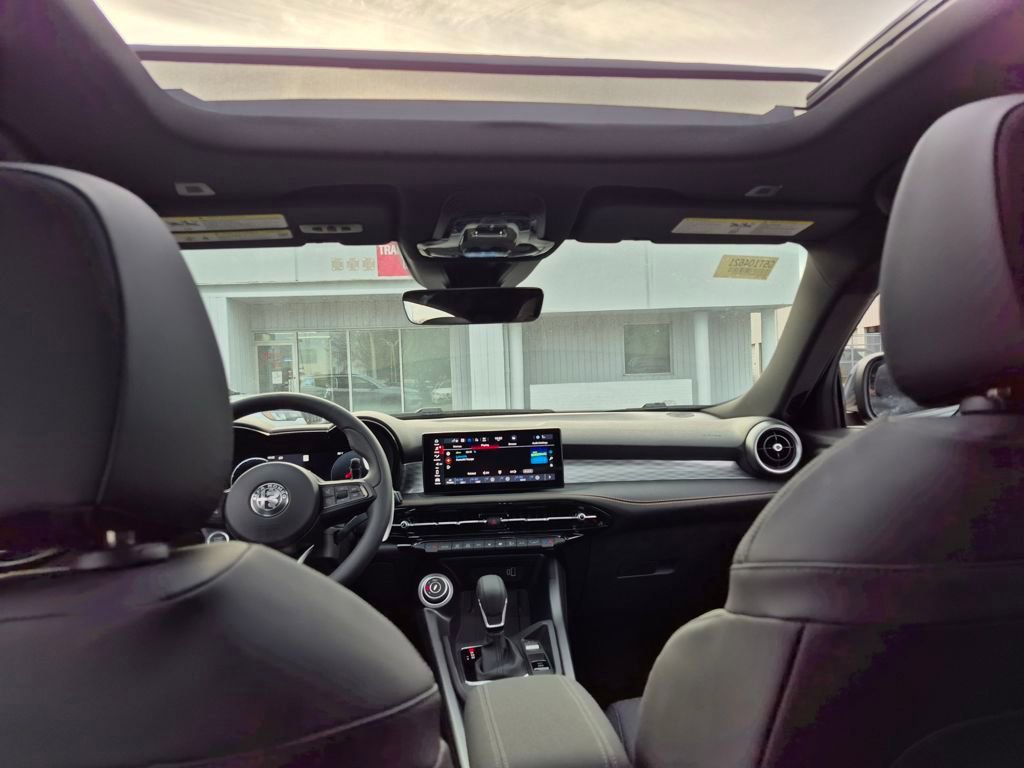 New 2025 Alfa Romeo Tonale w/ Premium Package AWD/4WD image 15