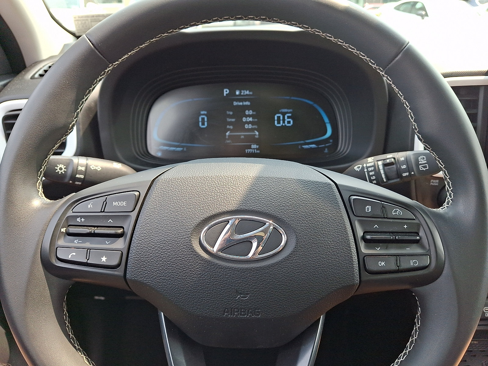 Certified 2023 Hyundai Venue Limited FWD image 18