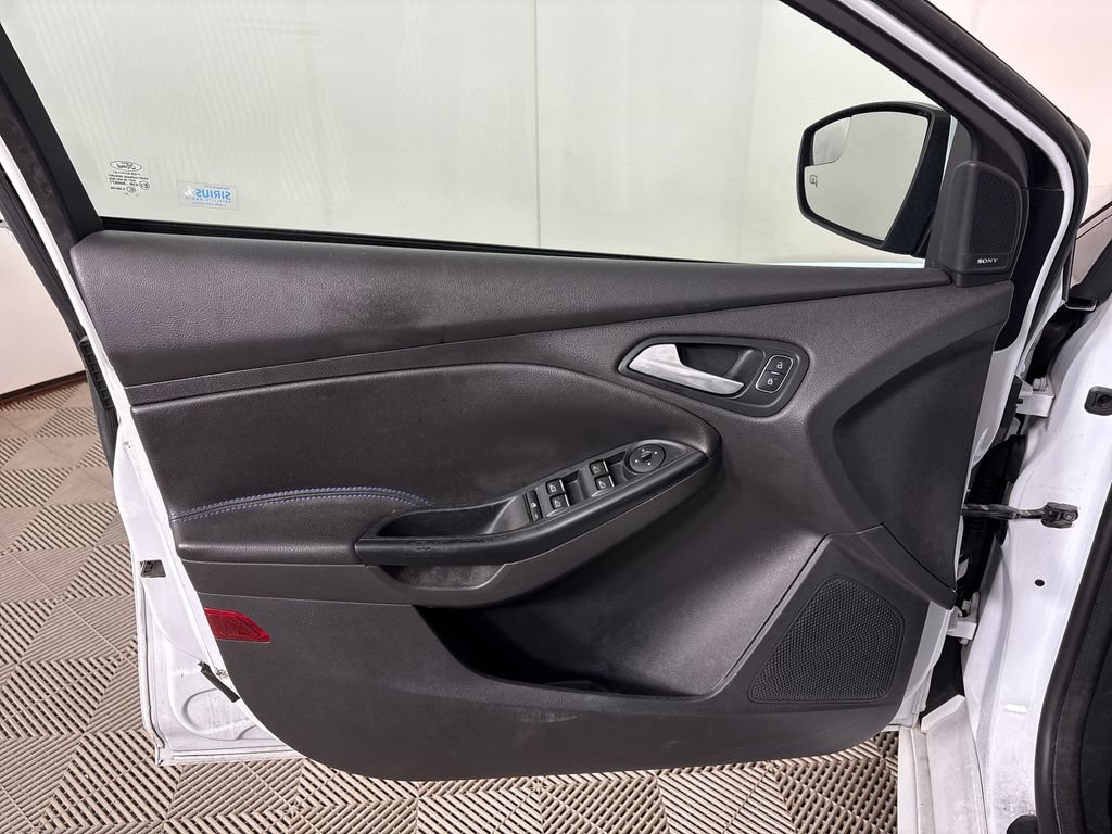 Used 2017 Ford Focus RS AWD/4WD image 29
