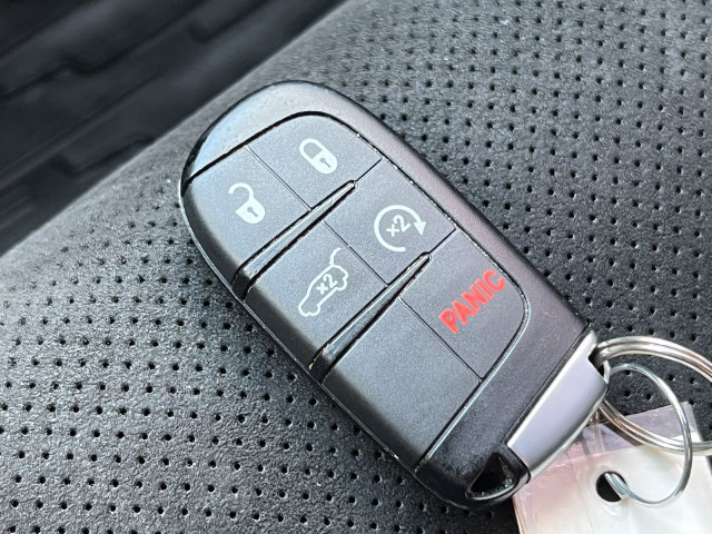 Used 2021 Jeep Grand Cherokee Laredo X AWD/4WD image 31