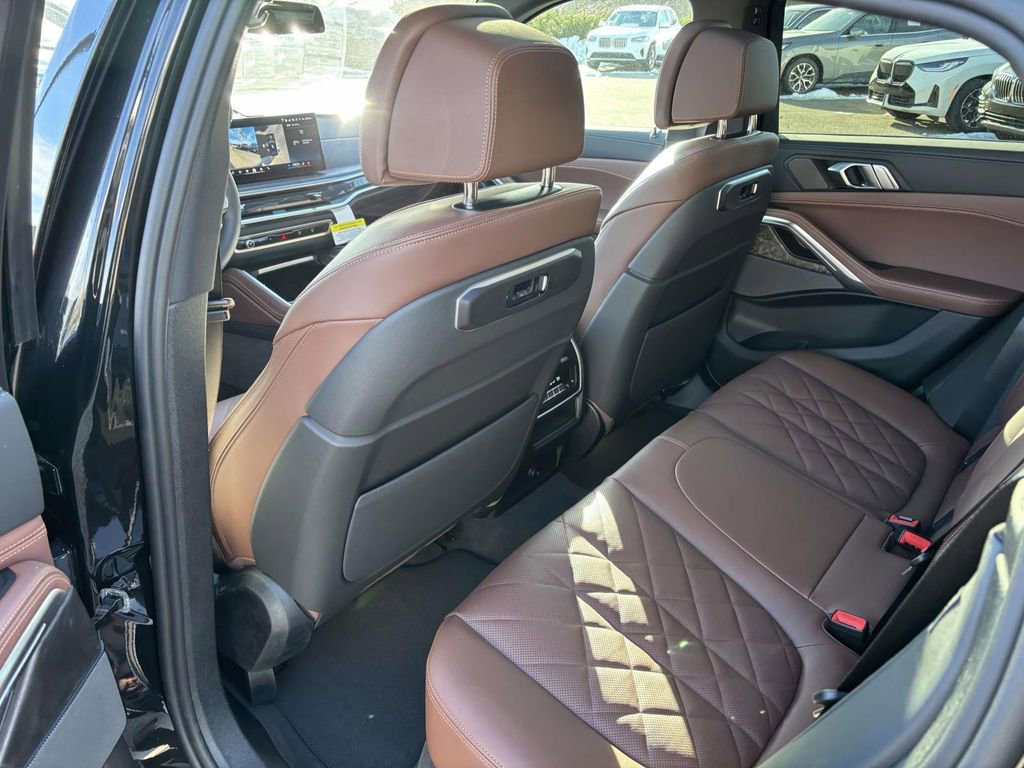 New 2026 BMW X6 xDrive40i w/ Climate Comfort Package image 28