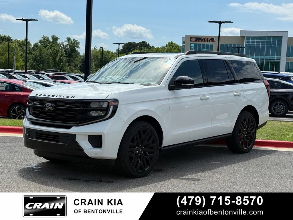 Used 2026 Ford Expedition Platinum w/ Stealth Performance Package AWD/4WD image 3