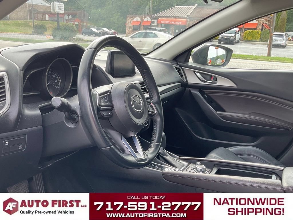Used 2018 MAZDA MAZDA3 Touring FWD image 7