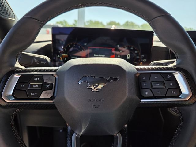 Used 2025 Ford Mustang Coupe RWD image 17