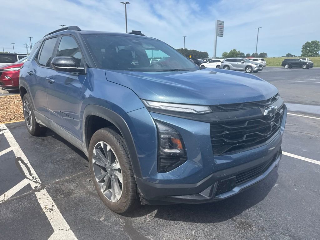 Used 2026 Chevrolet Equinox RS FWD image 3