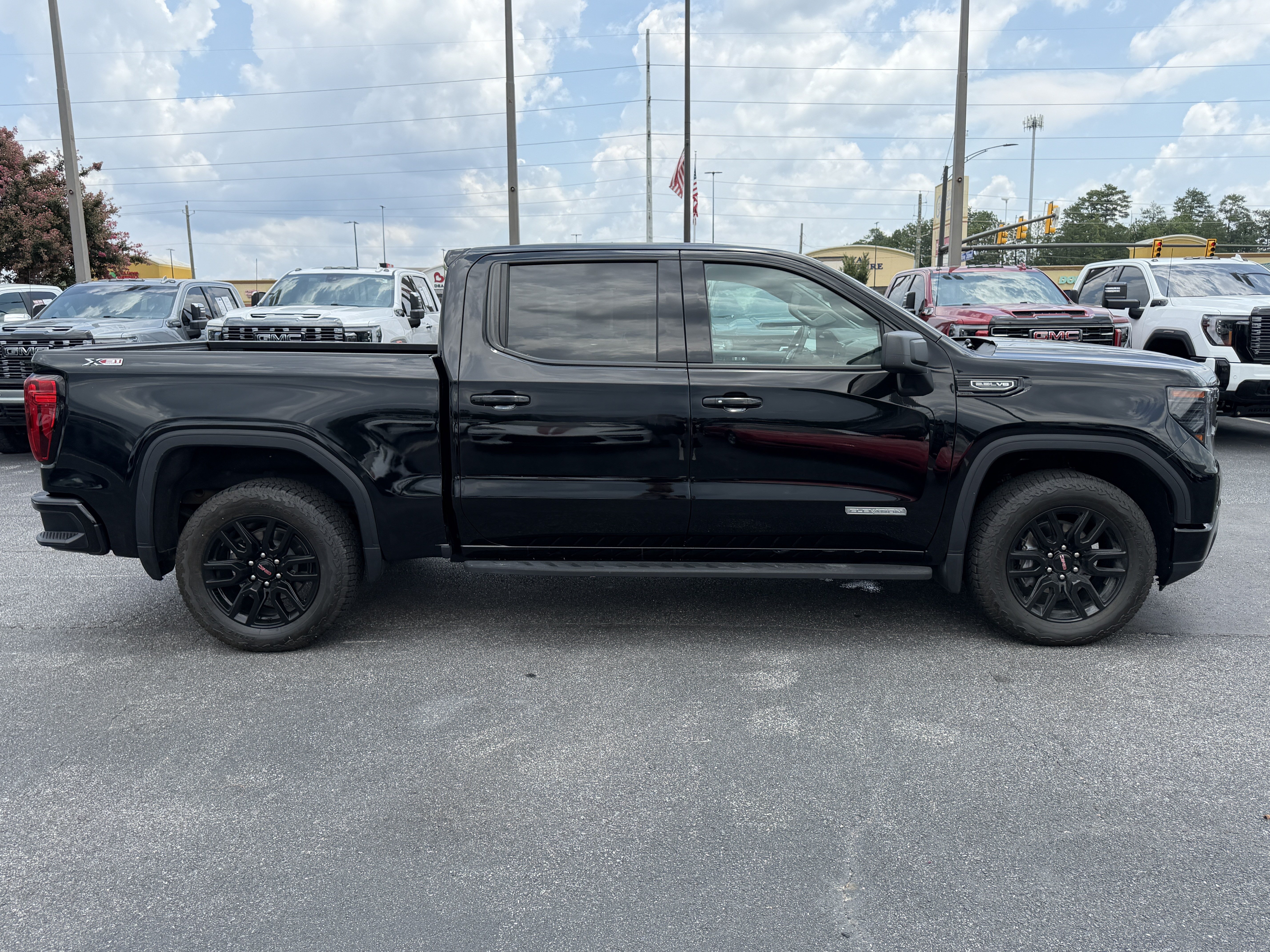 Used 2024 GMC Sierra 1500 Elevation w/ X31 Off-Road Package AWD/4WD image 11