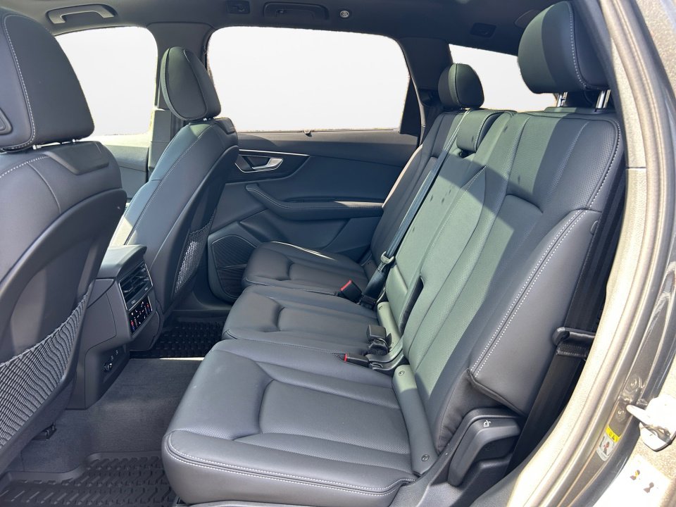 New 2026 Audi Q7 3.0T Premium Plus image 13