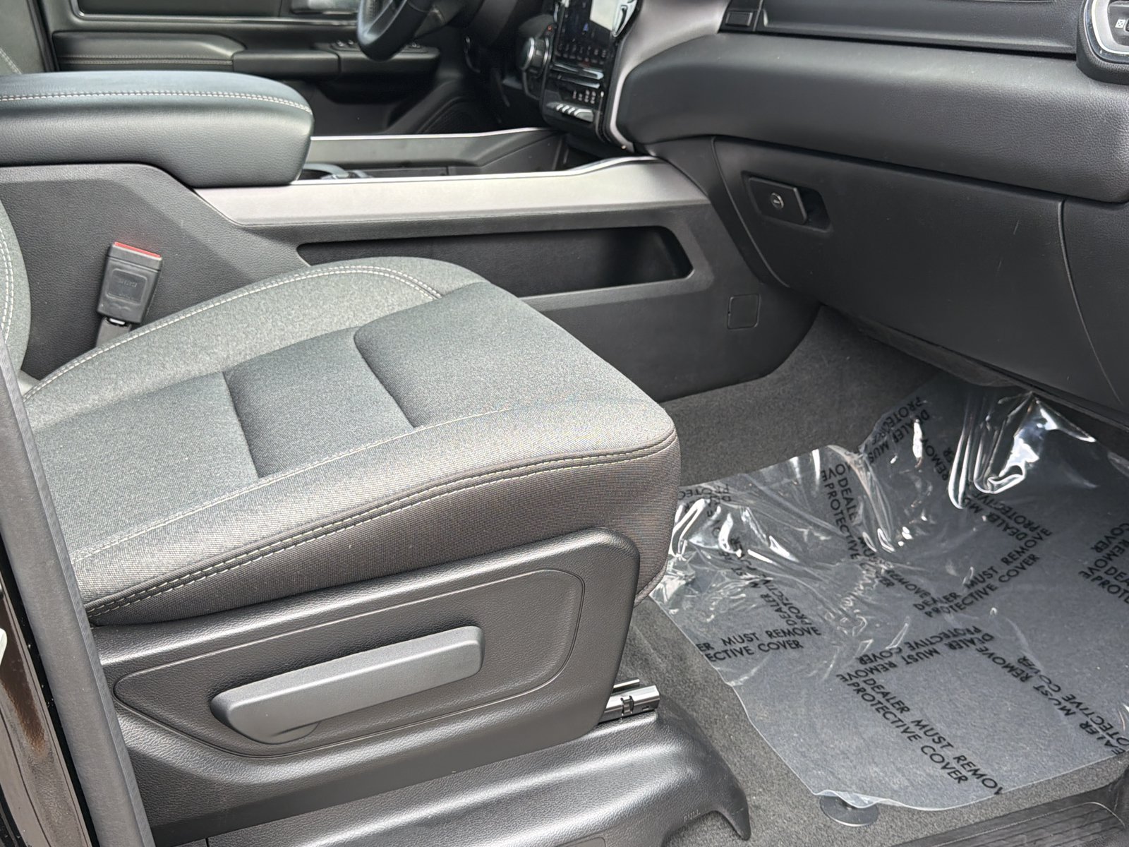 Used 2024 RAM 1500 Big Horn AWD/4WD image 34