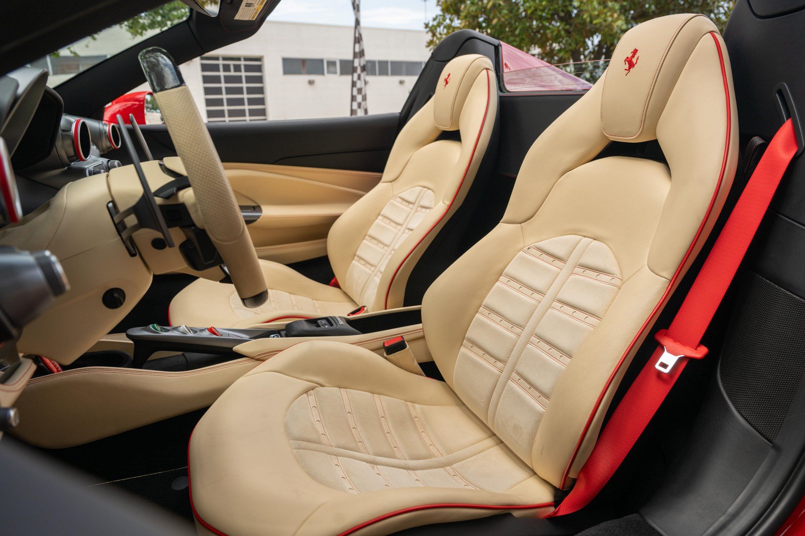 Used 2023 Ferrari F8 Tributo RWD image 30