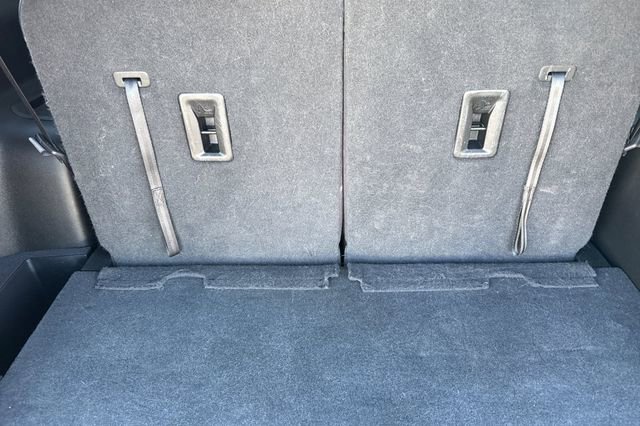 Used 2022 GMC Acadia AT4 w/ Technology Package image 17