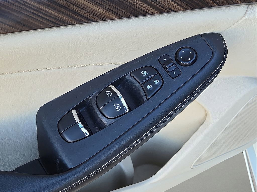 Used 2016 Nissan Maxima Platinum w/ Interior Lighting Package image 21