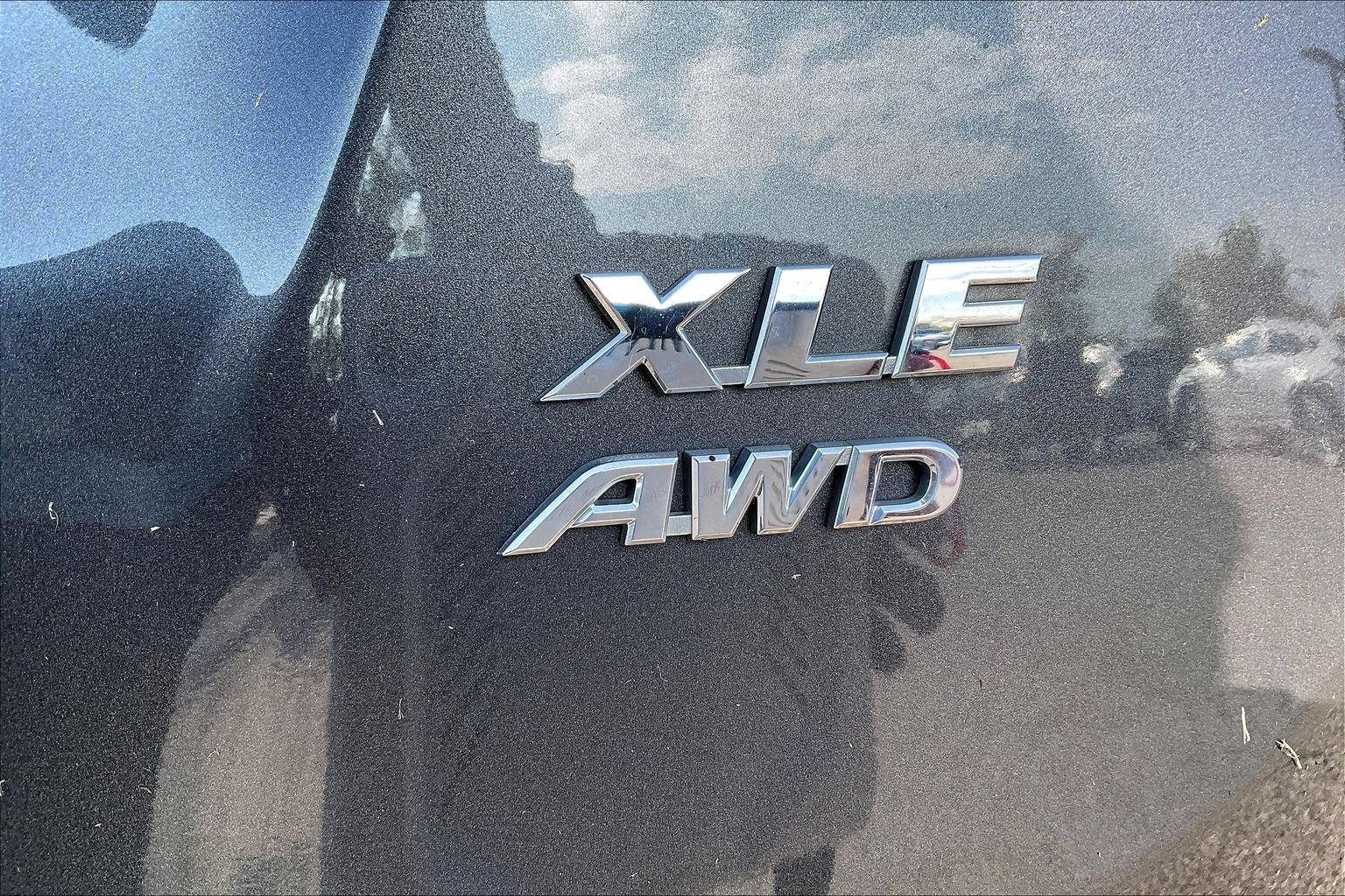 Used 2015 Toyota RAV4 XLE AWD/4WD image 32