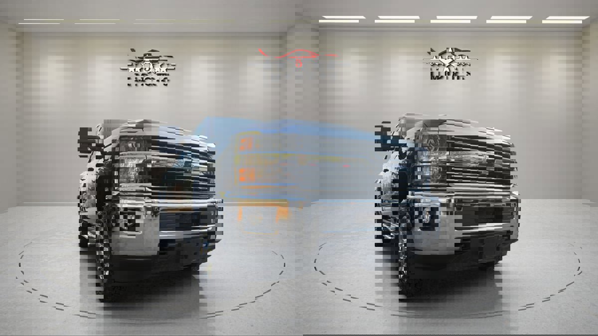 Used 2016 Chevrolet Silverado 2500 LT w/ LT Convenience Package image 7