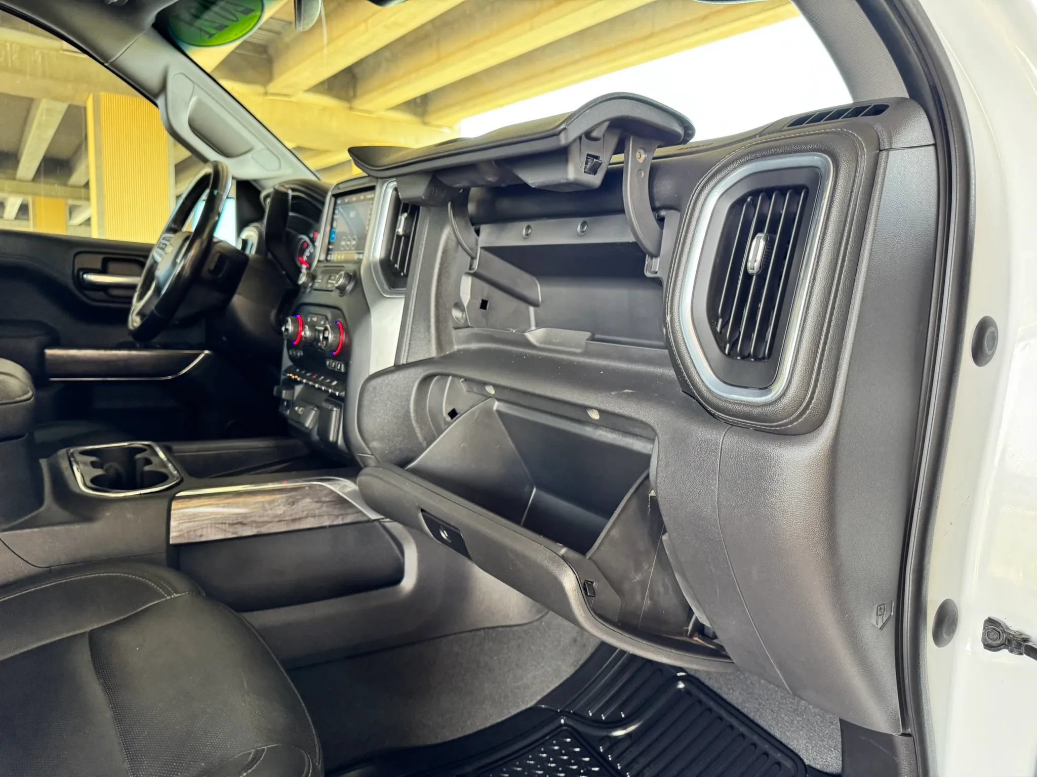 Used 2021 Chevrolet Silverado 1500 LTZ w/ LTZ Convenience Package II AWD/4WD image 27