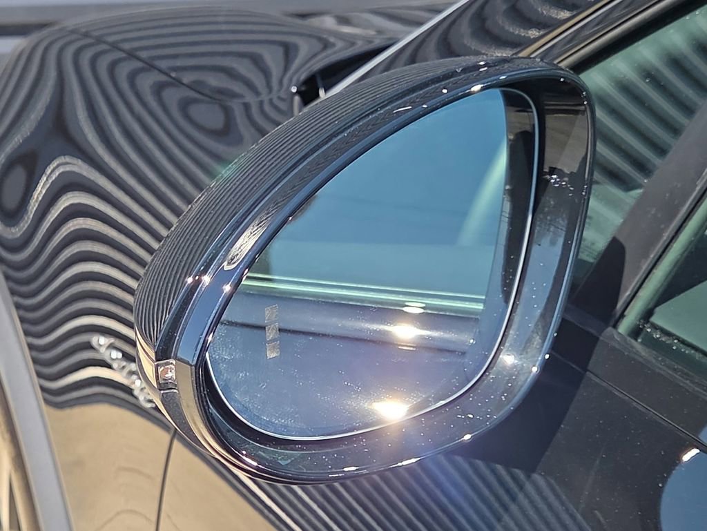 Certified 2025 Porsche Macan 4S Electric image 29