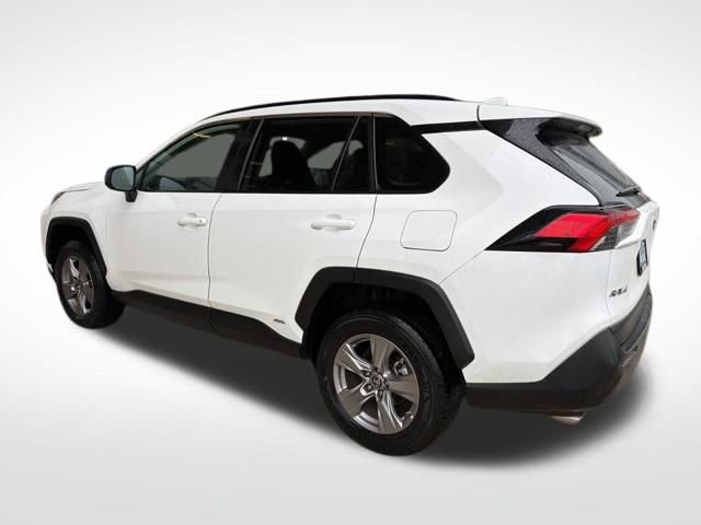 Used 2024 Toyota RAV4 LE AWD/4WD image 5