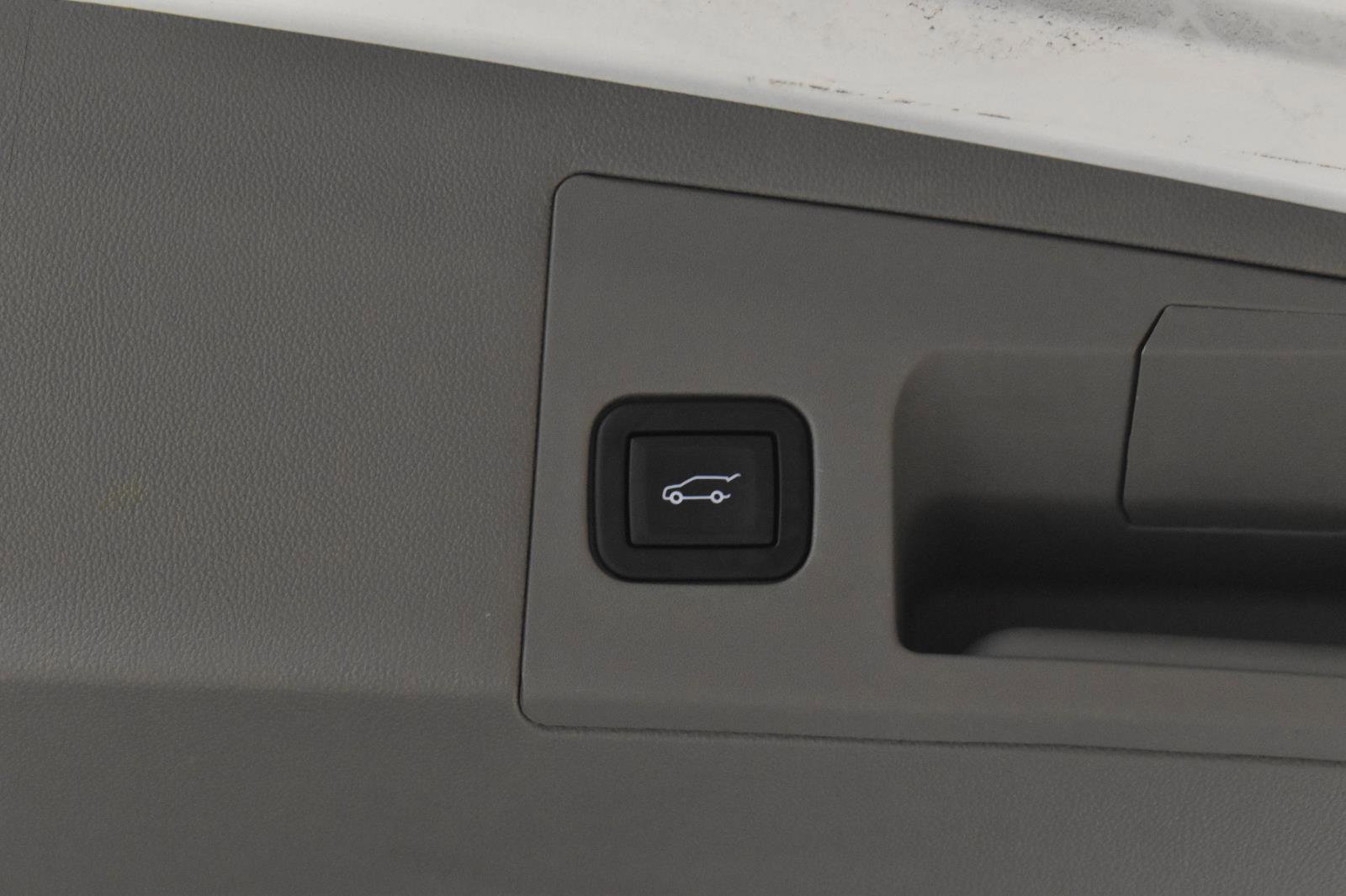 Used 2023 Cadillac XT5 Premium Luxury w/ LPO, Floor Liner Package image 27