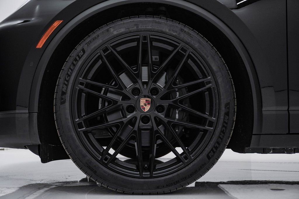 New 2026 Porsche Macan 4 Electric image 13