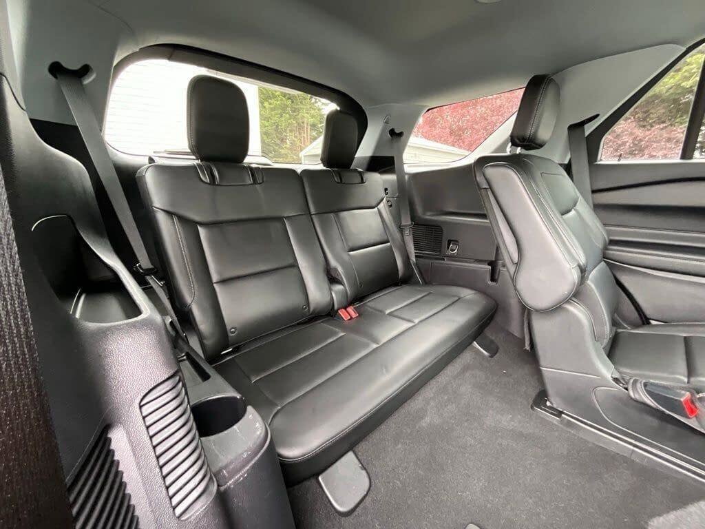 Used 2022 Ford Explorer XLT w/ Equipment Group 202A RWD image 15