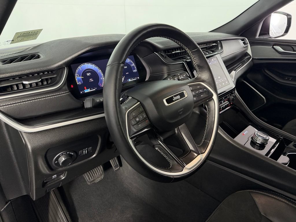 Certified 2022 Jeep Grand Cherokee L Laredo RWD image 21