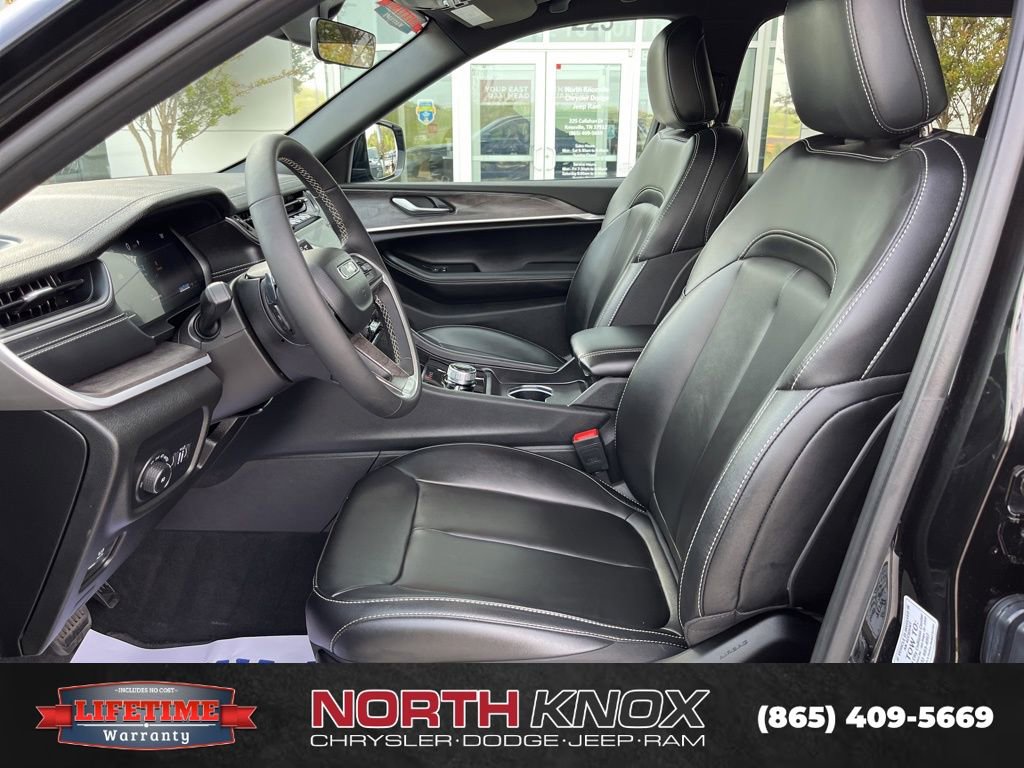Used 2025 Jeep Grand Cherokee L Limited image 3