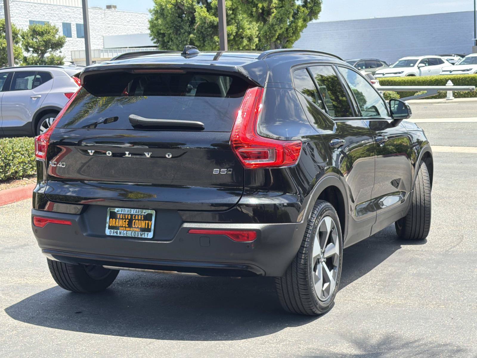 Certified 2026 Volvo XC40 B5 Plus AWD/4WD image 5