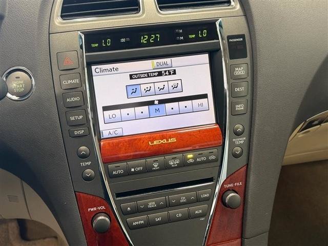 Used 2011 Lexus ES 350 w/ Luxury Pkg & Navigation FWD image 20