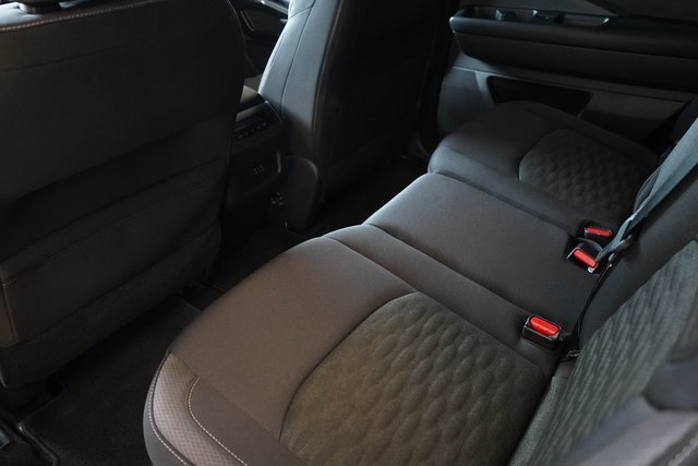 Used 2024 Nissan Pathfinder SV image 17