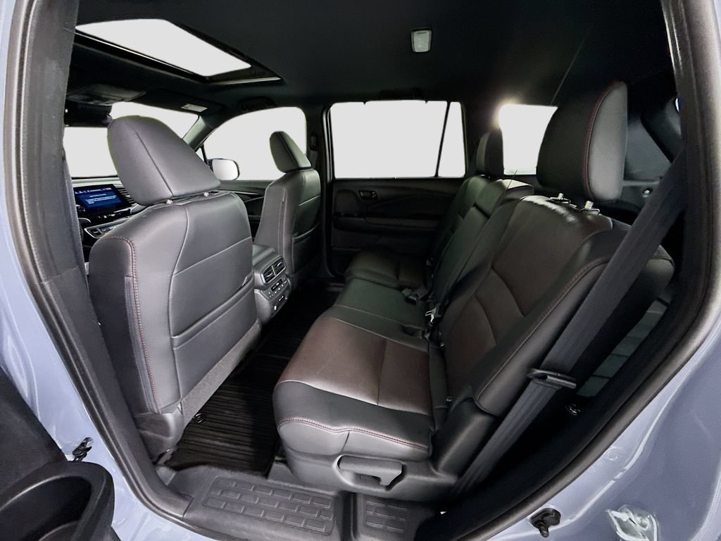 Certified 2025 Honda Passport Black Edition image 21