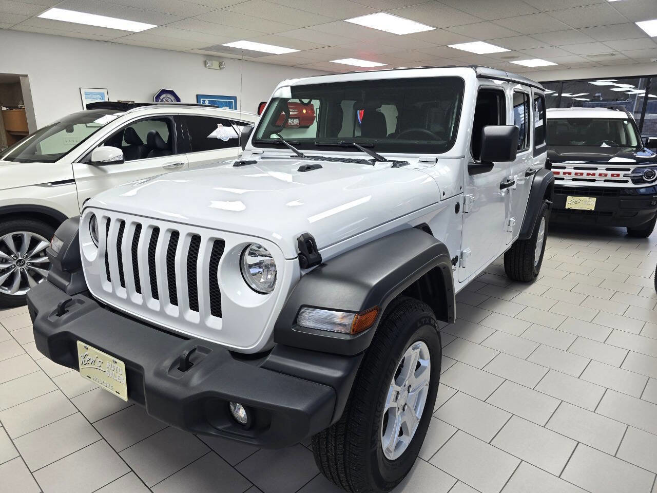 Used 2022 Jeep Wrangler Unlimited Sport image 1