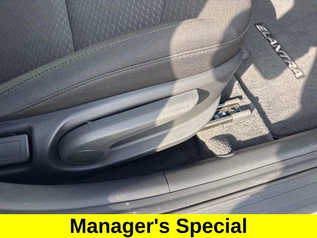 Used 2019 Hyundai Elantra SE w/ Cargo Package image 37