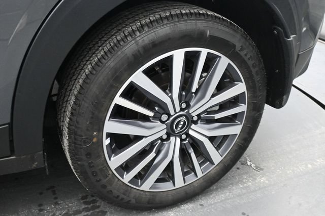 Used 2024 Nissan Kicks SV FWD image 16