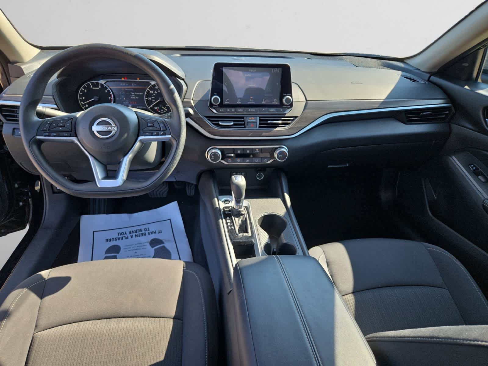 Used 2025 Nissan Altima 2.5 SV FWD image 10