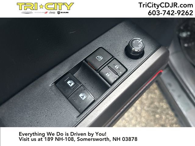 Used 2018 Toyota Tacoma TRD Sport w/ Technology Package image 15