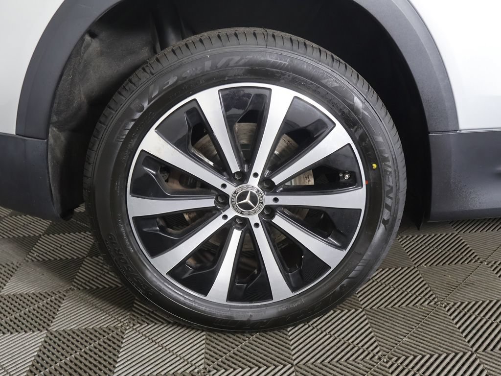 Used 2023 Mercedes-Benz GLB 250 4MATIC w/ Premium Package image 19